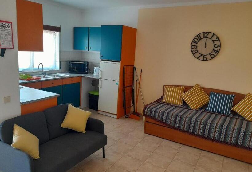 דירת חדר נוף לבריכה, Residence 1000 Roses