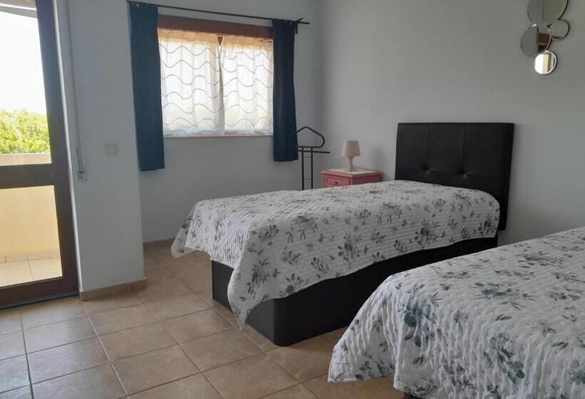 Апартаменты 2 спальни Вид на Бассейн, Residence 1000 Roses