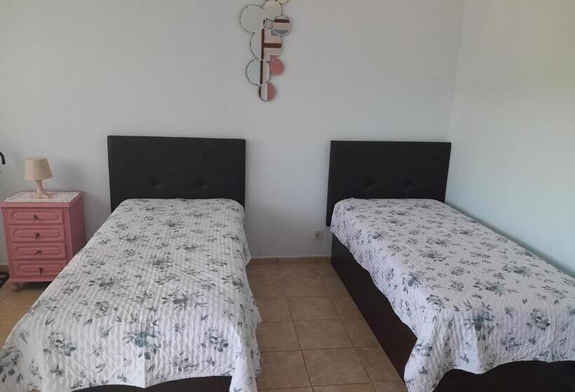 דירת 2 חדרי שינה עם נוף לבריכה, Residence 1000 Roses