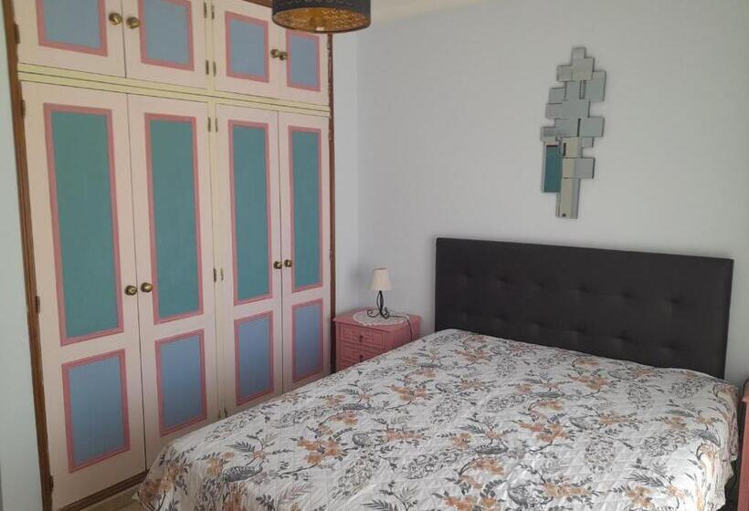 דירת 2 חדרי שינה עם נוף לבריכה, Residence 1000 Roses