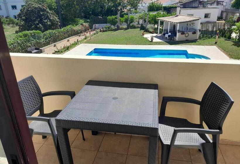 דירת 2 חדרי שינה עם נוף לבריכה, Residence 1000 Roses