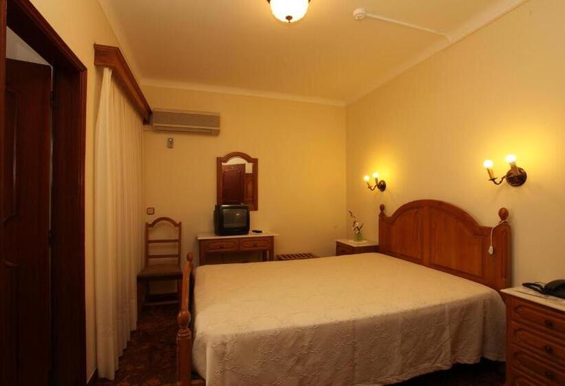 غرفة قياسية, Residencial Sra. Da Lomba