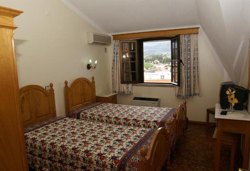 غرفة قياسية, Residencial Sra. Da Lomba