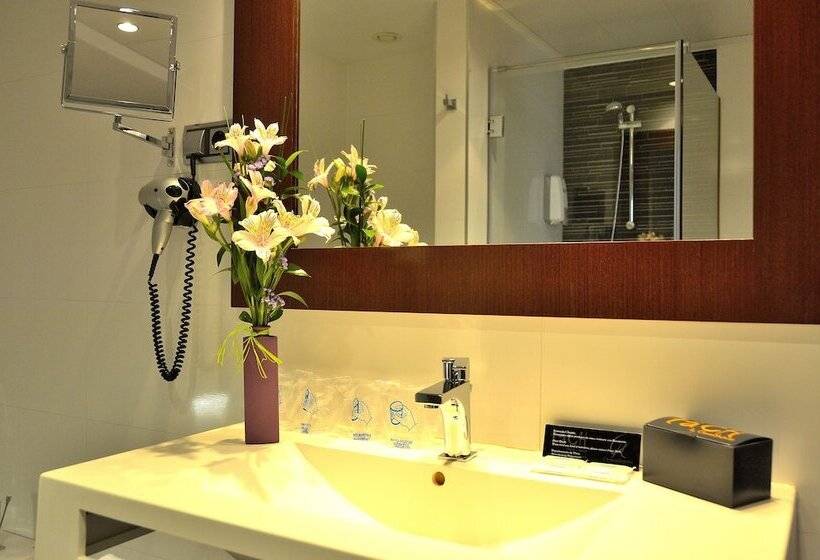 اتاق استاندارد, Täch Madrid Airport