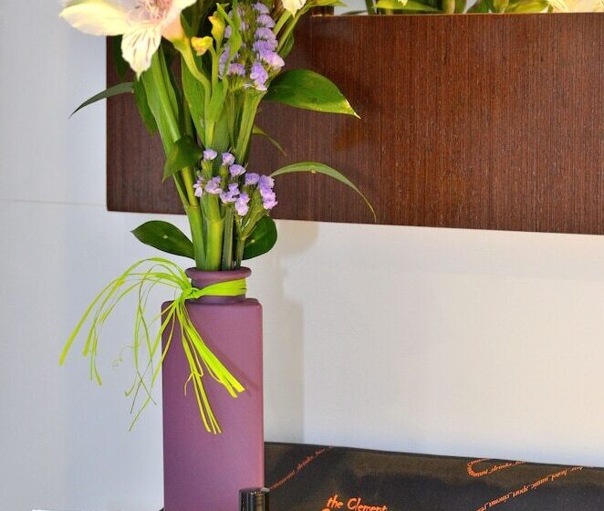 اتاق استاندارد, Täch Madrid Airport