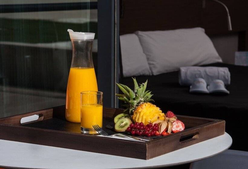 اتاق استاندارد, Täch Madrid Airport