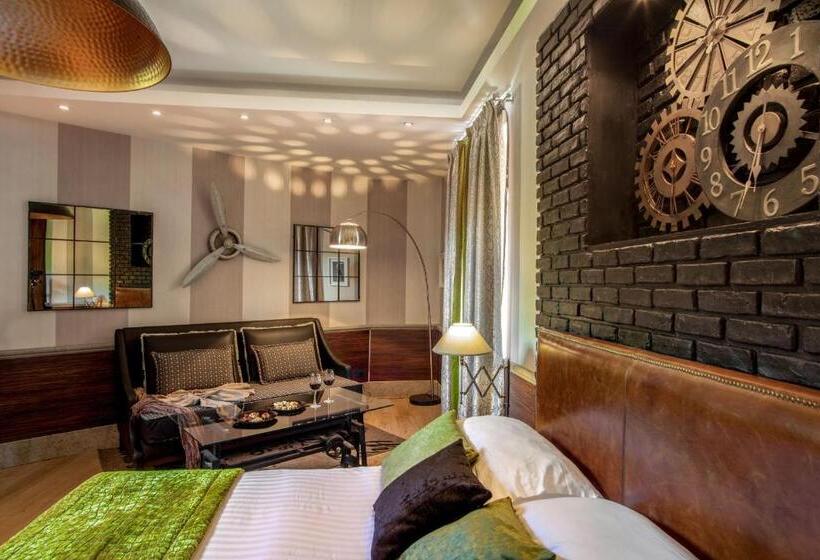 סטודיו דלוקס, The Inn At The Roman Forum