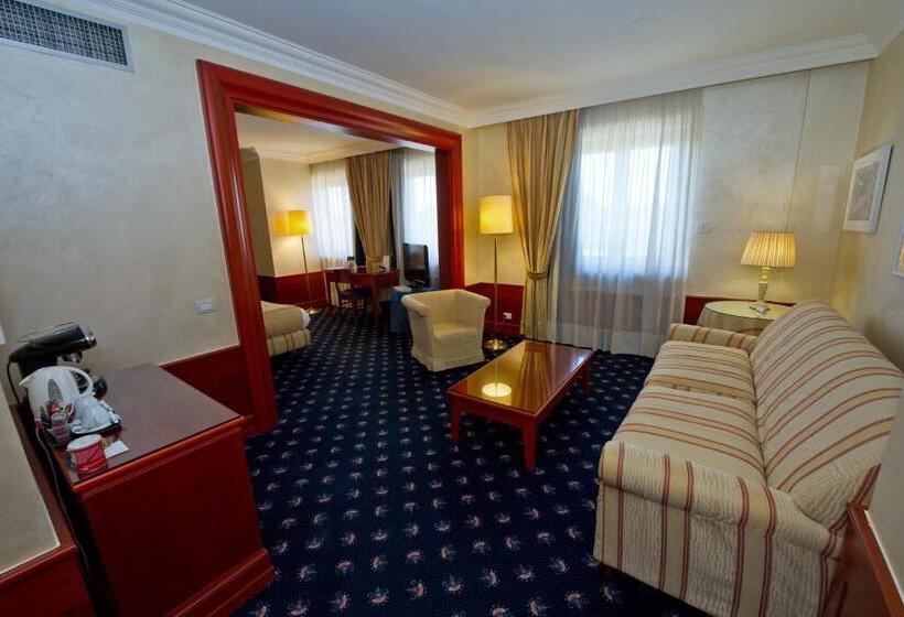 Полулюкс, Golf Hotel Cavaglià