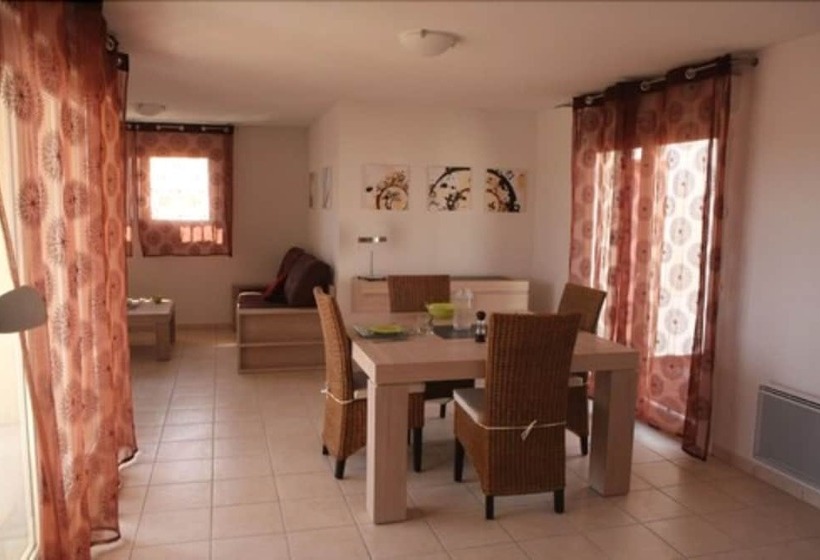 דירת שני חדרים, Le Domaine De Manon