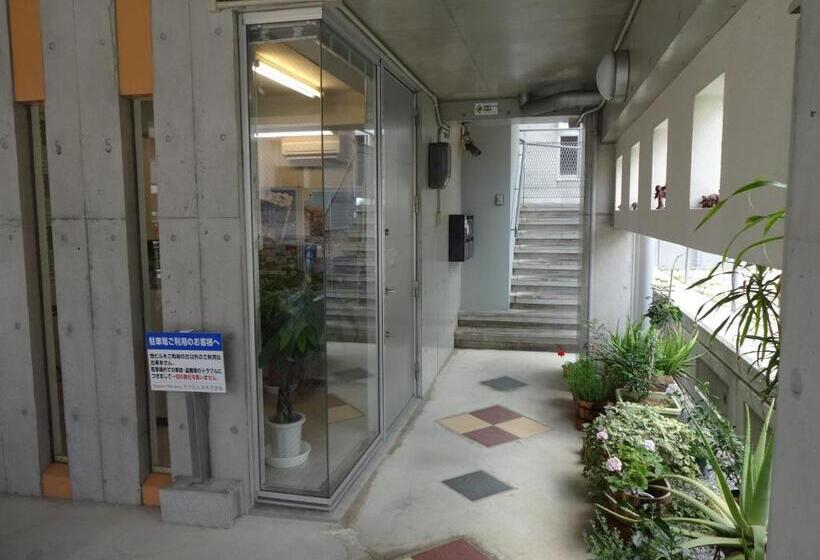 패밀리 룸, Across Omoromachi Naha