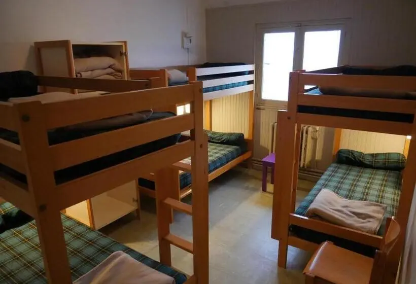 تختخواب در اتاق مشترک, Auberge De Jeunesse De Concarneau