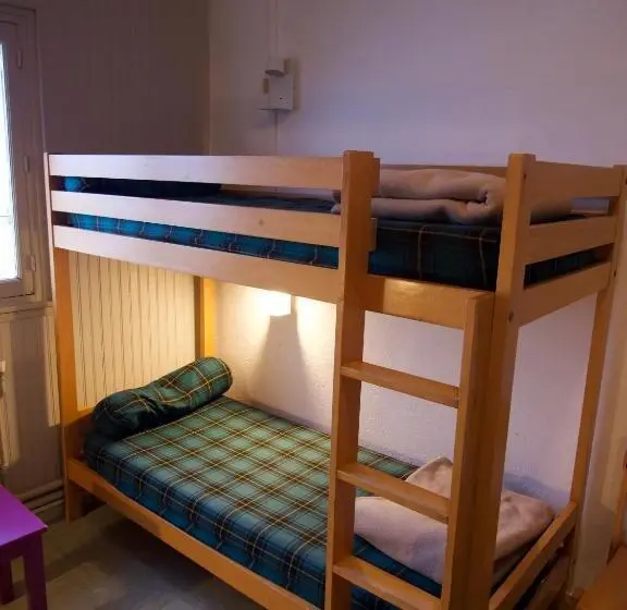 تختخواب در اتاق مشترک, Auberge De Jeunesse De Concarneau