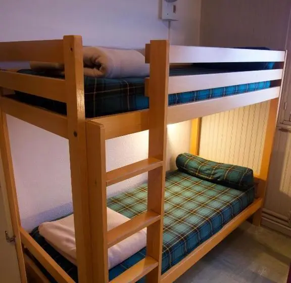 تختخواب در اتاق مشترک, Auberge De Jeunesse De Concarneau