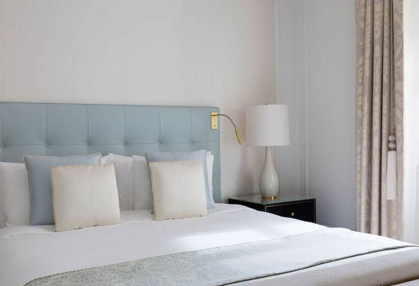 سوییت جونیور, The Woodward An Oetker Collection