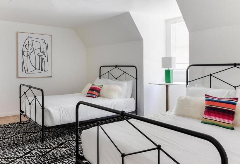 수피리어 스위트, Wimberley Inn & Bar