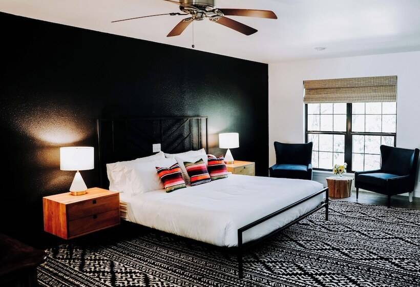 스탠다드 룸, Wimberley Inn & Bar