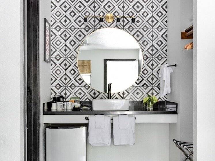 스탠다드 룸 킹사이즈 침대, Wimberley Inn & Bar