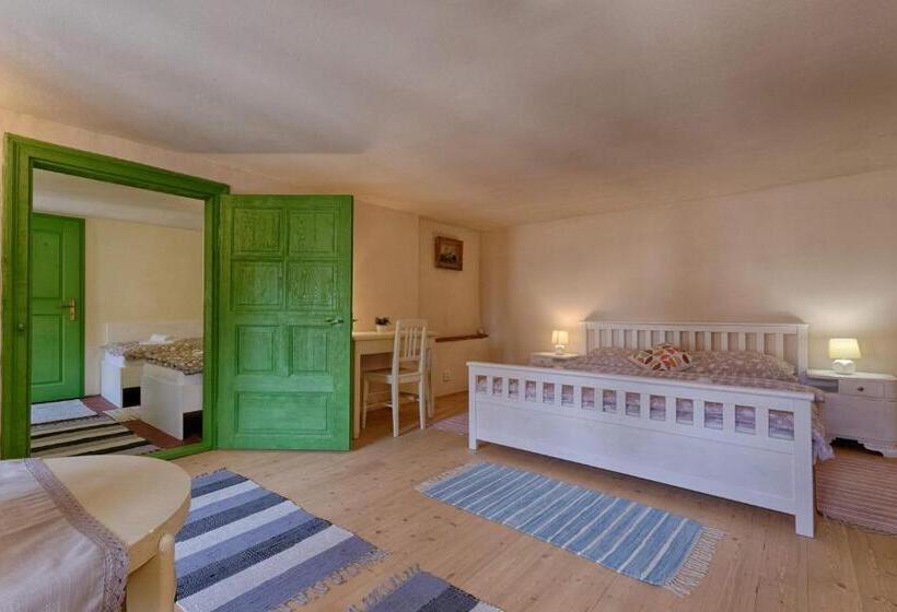 חדר משפחתי, Měšťanský Dům   Kulturní Památka Mlýnská 119