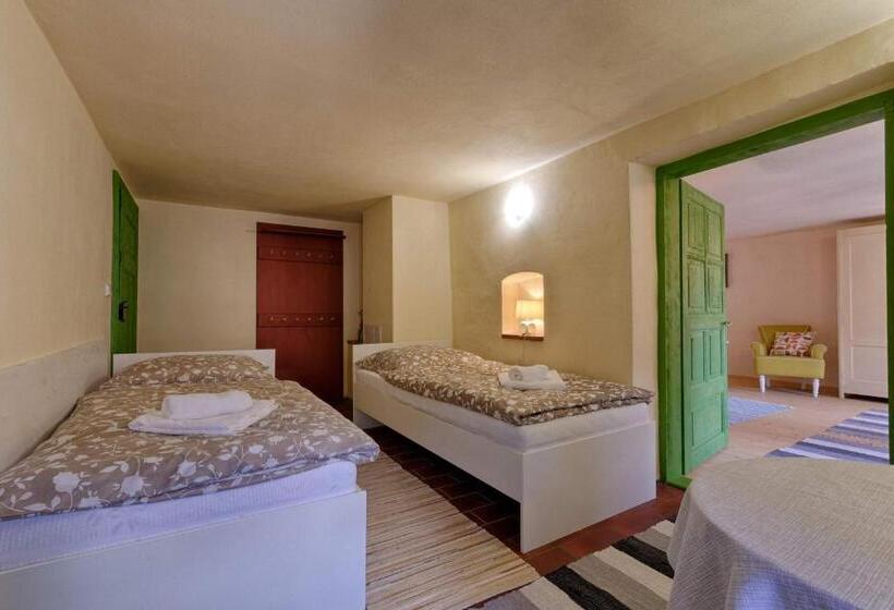 חדר משפחתי, Měšťanský Dům   Kulturní Památka Mlýnská 119