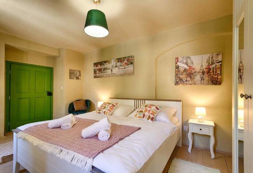 חדר סטודיו סטנדרד, Měšťanský Dům   Kulturní Památka Mlýnská 119