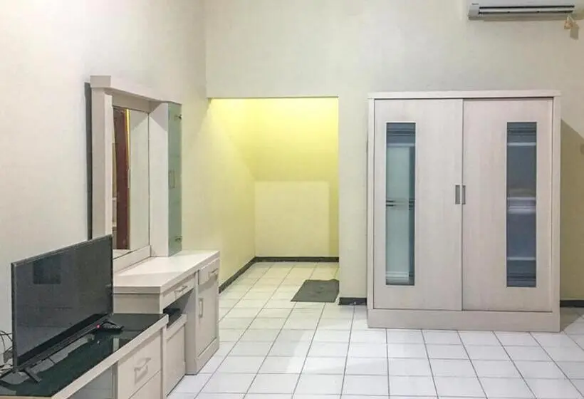 スタンダードトリプルルーム, Smesa Edotel Syariah Surabaya Mitra Reddoorz