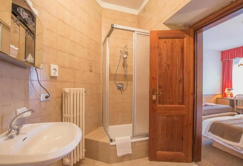 Comfort Kolmen Hengen Huone, Villa Trieste