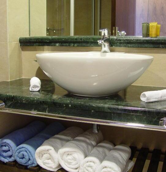 غرفة قياسية إطلالة جانبية علي البحر, Apollo Blue