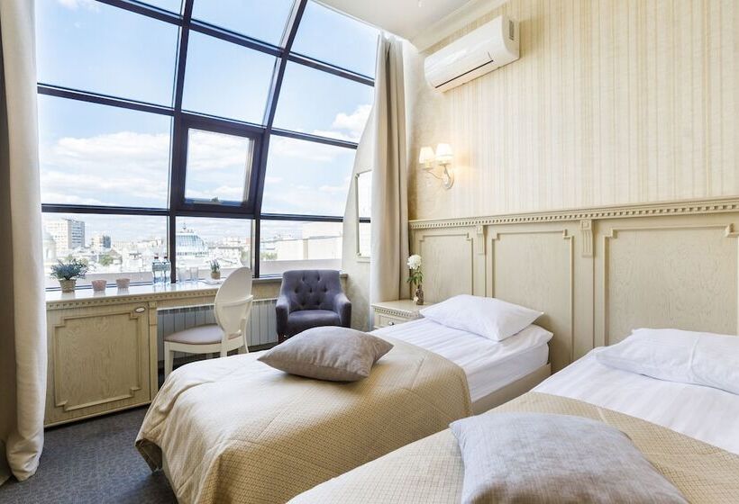 اتاق سوپریور, Arbat House