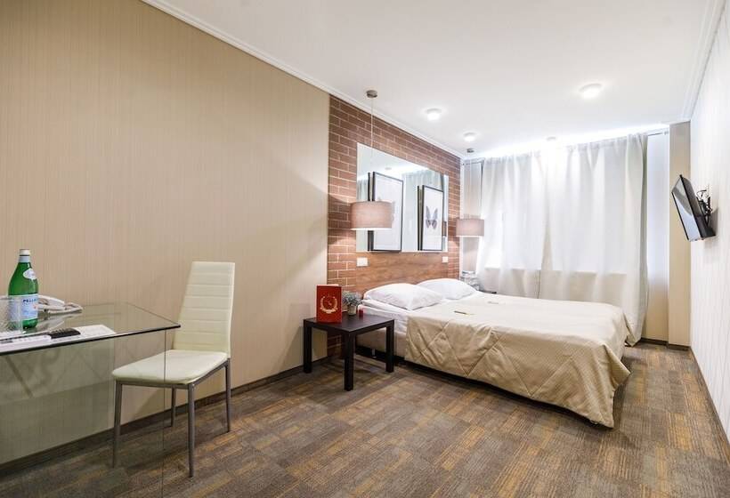 اتاق راحتی, Arbat House