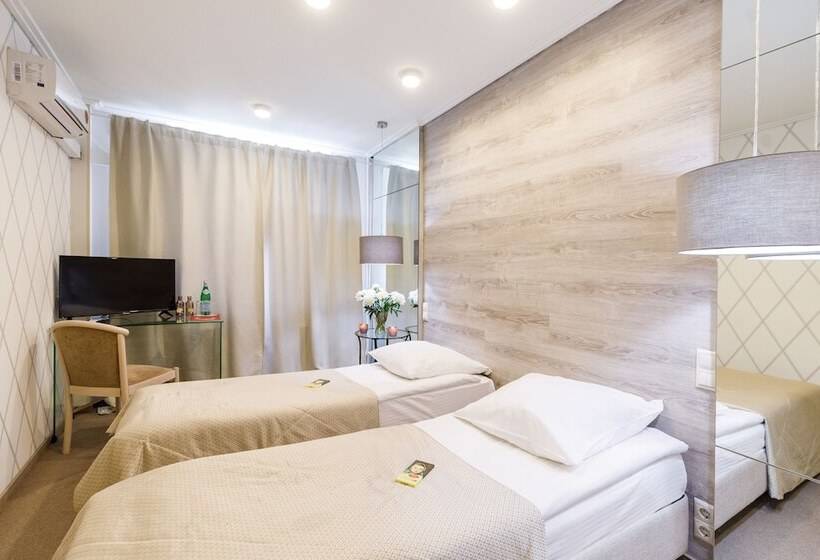 اتاق راحتی, Arbat House