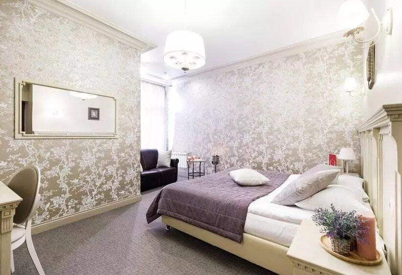 ジュニアスイート, Arbat House