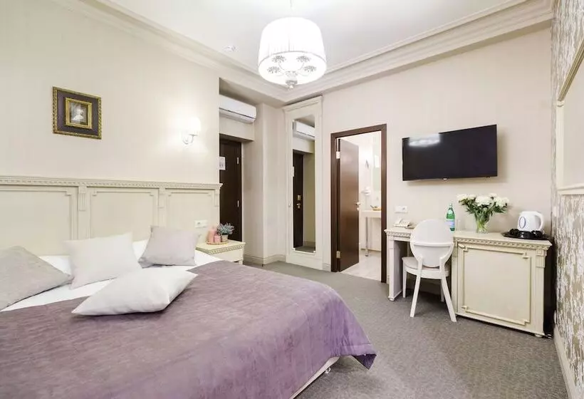 ジュニアスイート, Arbat House