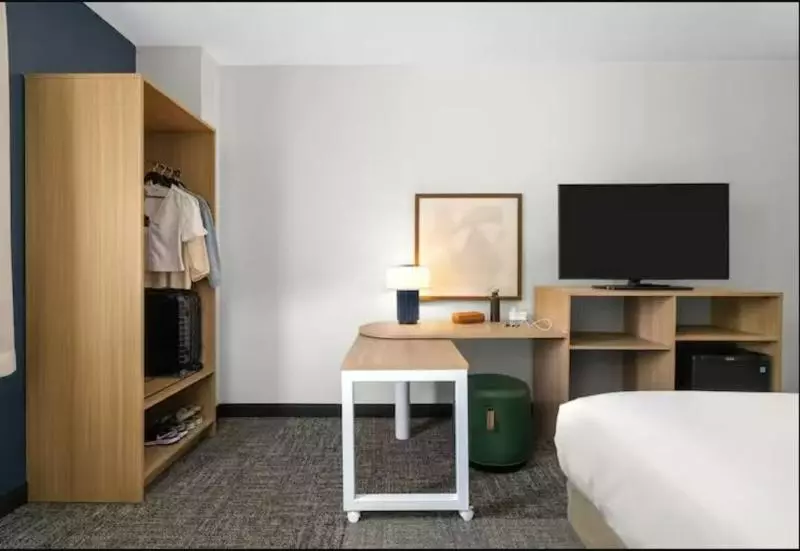 キングサイズベッドのスイートルーム, Spark By Hilton Savannah Airport