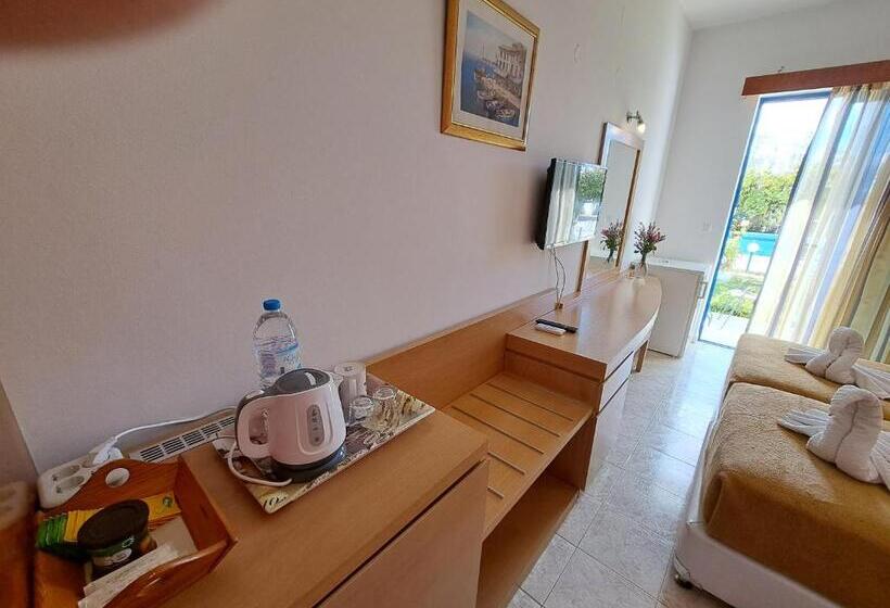 标准三人间, Garden