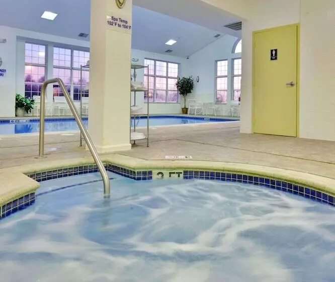 スイート, Holiday Inn Express Hotel & Suites Southfield   Detroit, An Ihg