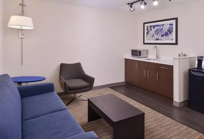 スイート, Holiday Inn Express Hotel & Suites Southfield   Detroit, An Ihg