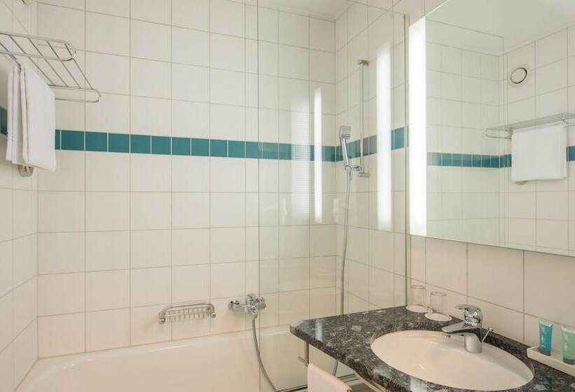 Семейный Номер, Illuster Urban & Local