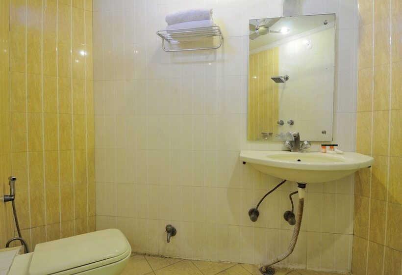 اتاق خانوادگی, Maya Cottage