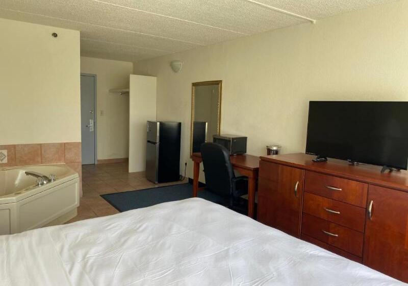 キングサイズベッドのスイートルーム, Miami Gardens Inn & Suites