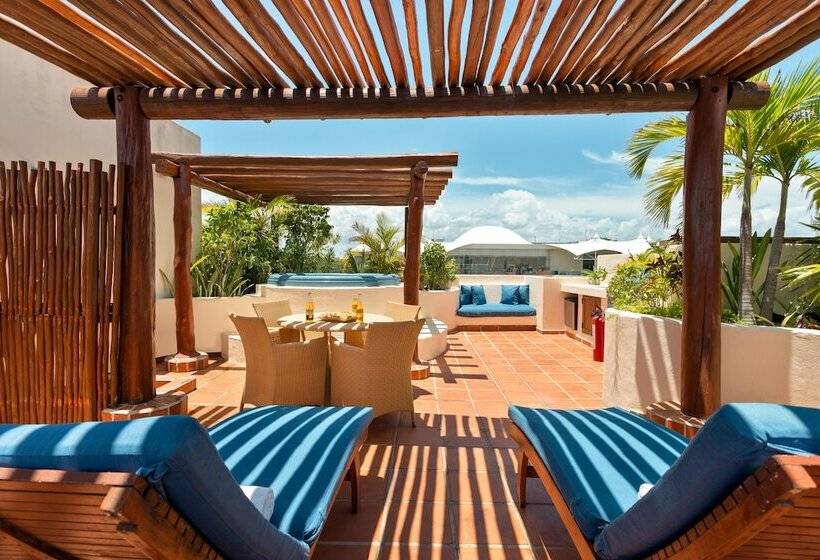 Penthouse Appartement met 2 Slaapkamers, Porto Playa Condo Hotel And Beach Club