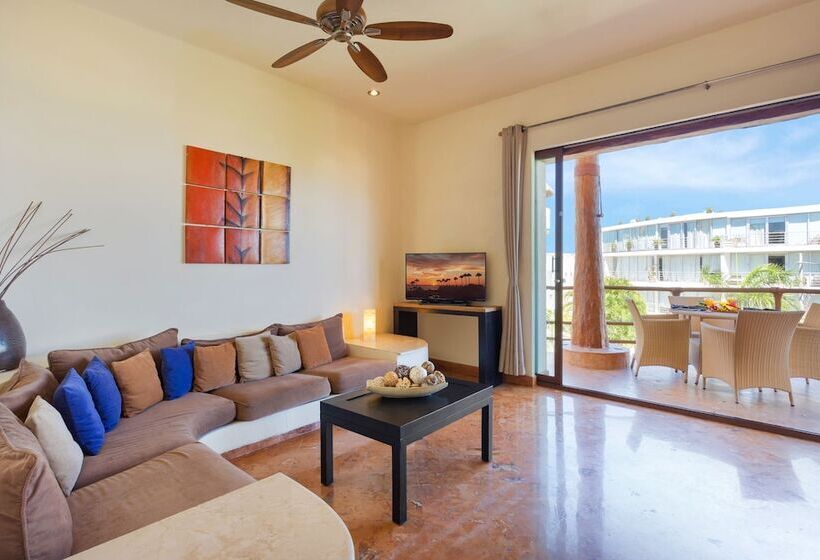 Penthouse Appartement met 2 Slaapkamers, Porto Playa Condo Hotel And Beach Club