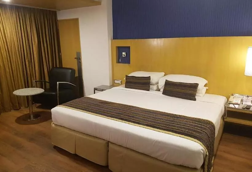 اتاق اجرایی, Ramee Guestline Hotel Dadar