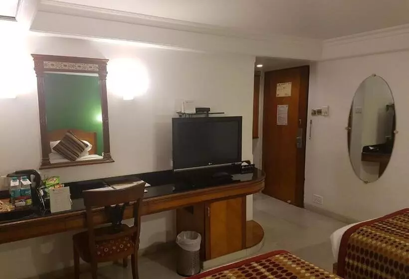 اتاق اجرایی, Ramee Guestline Hotel Dadar