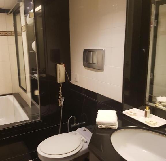 اتاق اجرایی, Ramee Guestline Hotel Dadar