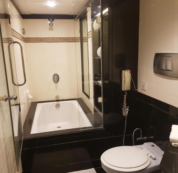 اتاق اجرایی, Ramee Guestline Hotel Dadar