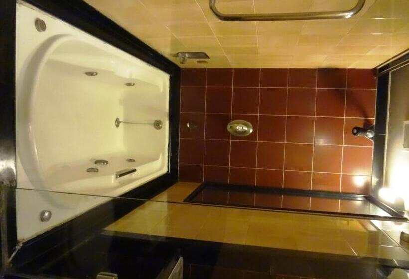 سوییت, Ramee Guestline Hotel Dadar