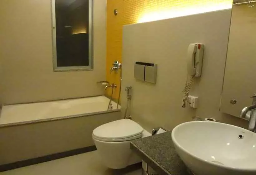 اتاق کلاب, Ramee Guestline Hotel Dadar