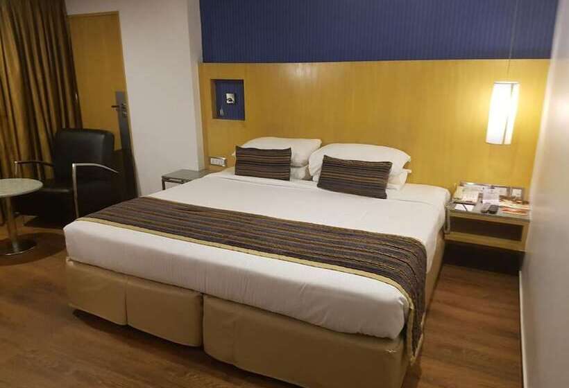 اتاق کلاب, Ramee Guestline Hotel Dadar