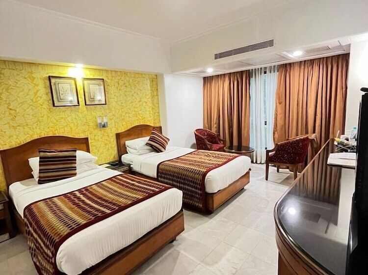 اتاق کلاب, Ramee Guestline Hotel Dadar