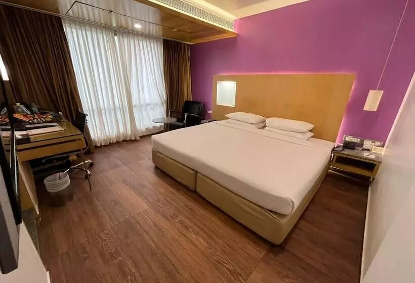 اتاق اجرایی, Ramee Guestline Hotel Dadar